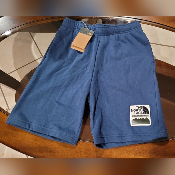 Shorts - Picture 3 of 3